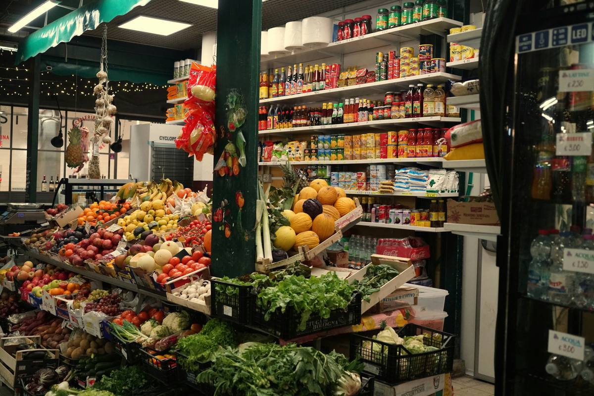 Why Your Skin Craves a Natural Smoothie Blend (And How to Make One That Actually Works)