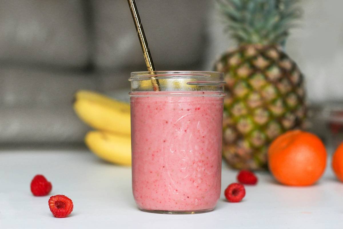 Why Your Skin Glows After a Natural Green Smoothie (And How to Make One That Actually Works)