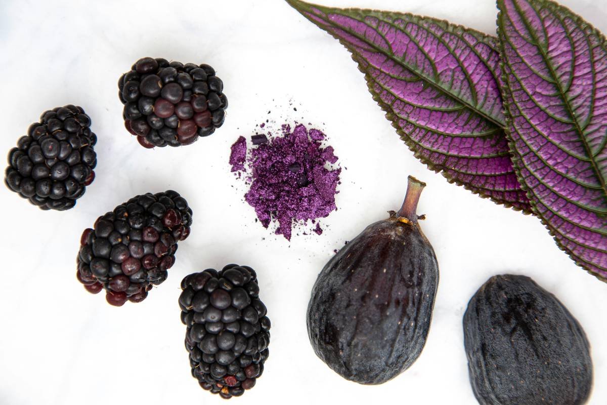 7 Natural Smoothie Ingredients That Actually Glow Up Your Skin (No Hype, Just Science)