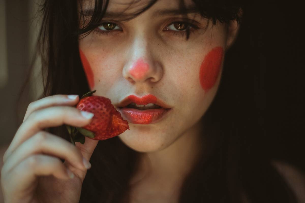 Why Your Skin Craves an Organic Berry Smoothie Mix (And How to Use It Right)